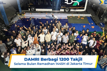 DAMRI Berbagi 1200 Takjil Selama Bulan Ramadhan 1445H di Jakarta Timur