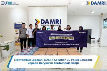 Menyambut Lebaran, DAMRI Salurkan 30 Paket Sembako kepada Karyawan Terdampak Banjir